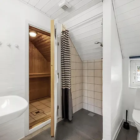 14 Person Pool House - 2001 Дом отдыха Ulfborg
