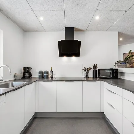 Дом отдыха 14 Person Pool House - 2001 Ulfborg