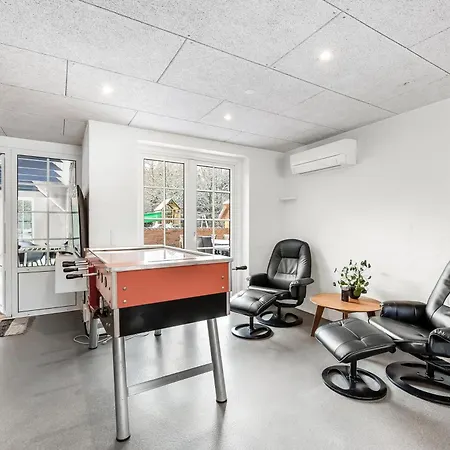 Дом отдыха 14 Person Pool House - 2001 Ulfborg