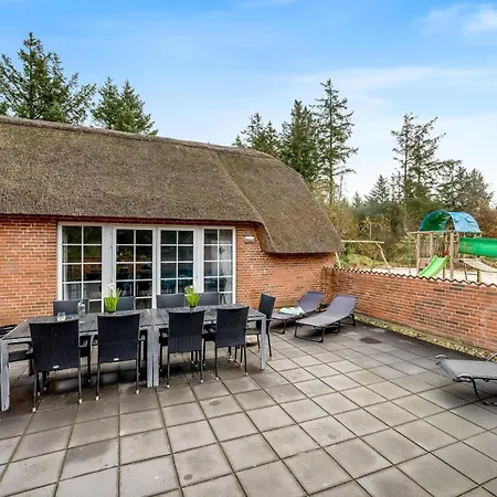 14 Person Pool House - 2001 *