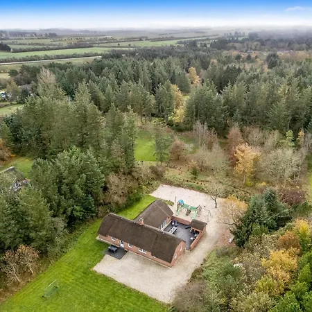 Дом отдыха 14 Person Pool House - 2001 *