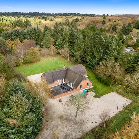 14 Person Pool House - 2001 *