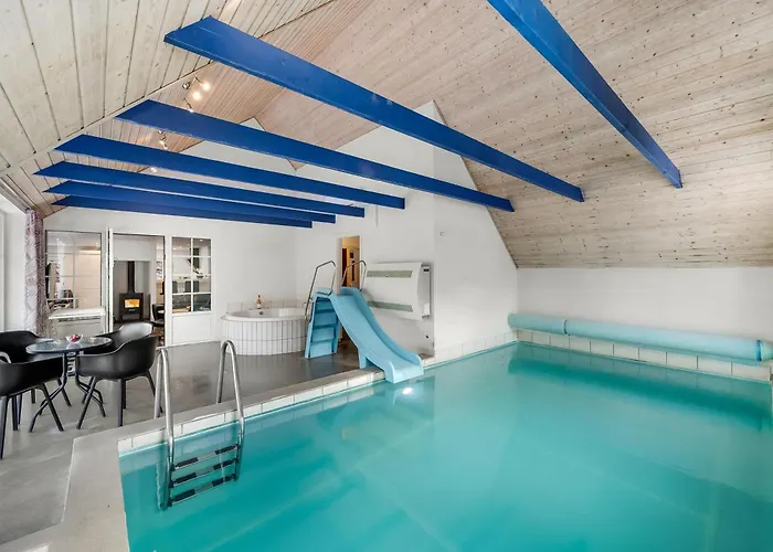 14 Person Pool House - 2001 Tatil Evi